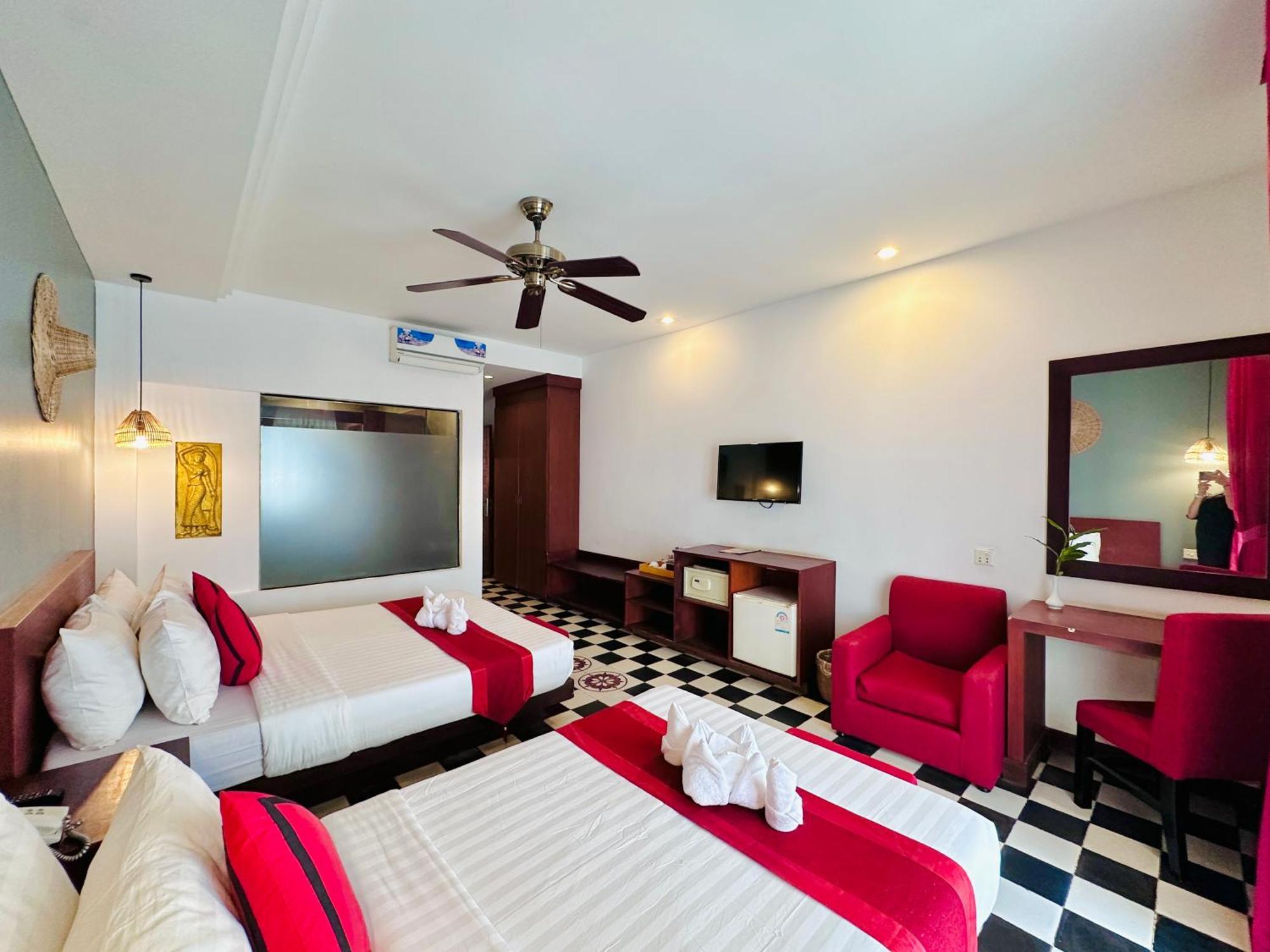Mekong Angkor Palace Hotel Siem Reap Exteriör bild