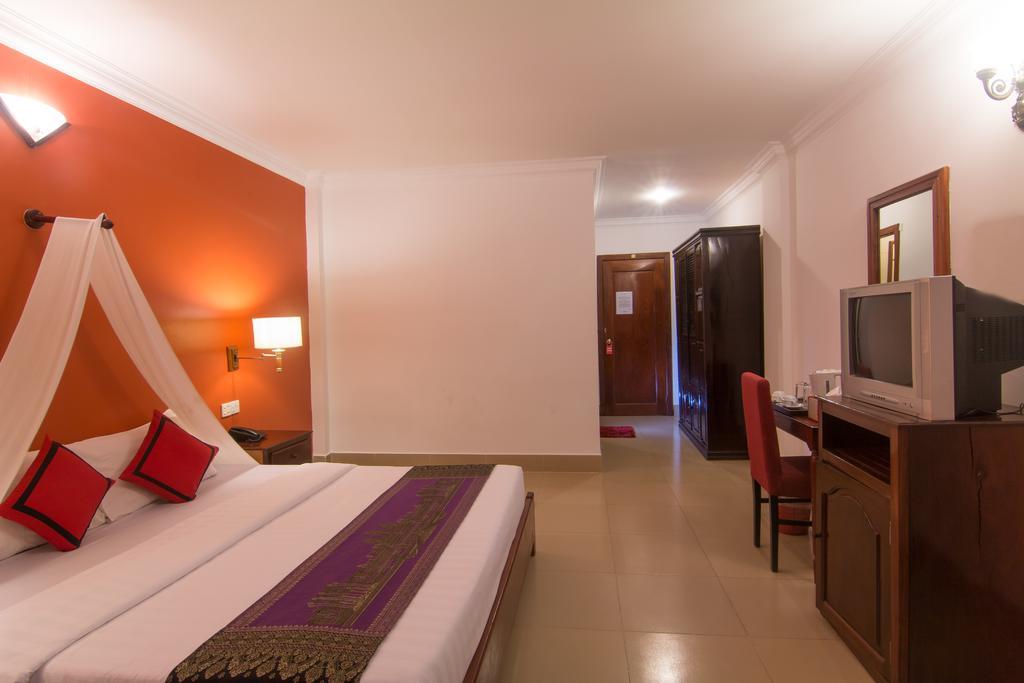 Mekong Angkor Palace Hotel Siem Reap Exteriör bild